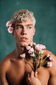 I wanted Derek Chadwick to play Teddy so much :( First, he's a gay actor,  second, physically he's just like Altman, but knowing...