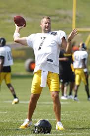 The question of ben roethlisberger's playing future was answered on thursday. Pittsburgh Steelers Quarterback Ben Roethlisberger Participates During Training Camp Drills At Saint Vincent Colleg Pittsburgh Steelers Steeler Nation Steelers