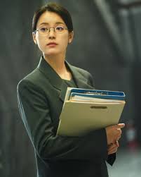 Phụ - Cô của tôi lấy chồng năm 22 tuổi, khi vừa tốt nghiệp ĐH sư phạm. Hai  vợ chồng đẹp đôi yêu thương nhau lắm. Họ sống với nhau gần 20