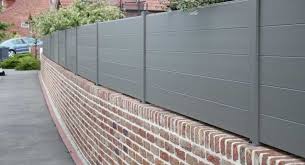 Poser un grillage sur un mur en parpaing ; Prix Mur De Cloture Types Avantages Cout De La Pose Pavebeton