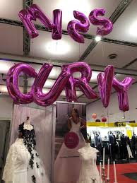 Seid dabei bei meiner brautkleider anprobe! Wir Sind Mega Aufgeregt Und Freuen Miss Curvy Brautmode Facebook