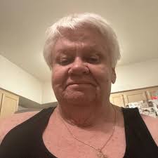 What an amazing and fun tractor cake for a birthday party! 🚜💚 Spotted