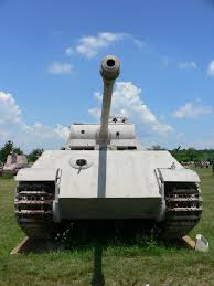 Effective at 1,800 metres (5,906 ft) in direct fire, with the apcr round muzzle velocity was 933 m/s, it could penetrate 154 mm of straight hardened steel at 500m. Panther Tank Military Wiki Fandom