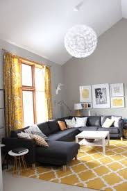 Galben Mustar Asociat Cu Canapea Gri Inchis Grey And Yellow Living Room Grey Couch Living Room Yellow Living Room
