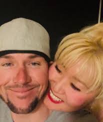 Sean Devries's Instagram, Twitter & Facebook