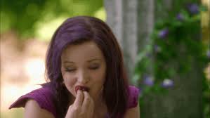Dove olivia cameron was born chloe celeste hosterman on january 15, 1996 in bainbridge island, washington to bonnie j. Mal Disney Descendants Gif Find On Gifer