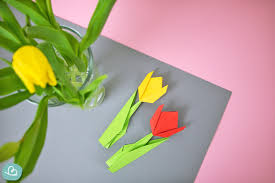 Geschenk mit blumen für geburtstag, ostern, vatertag, muttertag. Tulpe Falten Einfache Origami Faltanleitung Wunderbunt De