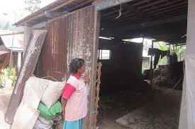 Sehingga sangat wajar jika danau toba juga menjadi wisata andalan kabupaten ini. Warga Karanganyar Berjibaku Halau Macan Gunung Lawu Harianjogja Com