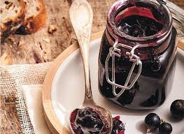 Une Recette De Confiture De Cassis Maison En 2020 Confiture Cassis Recette Confiture Confiture