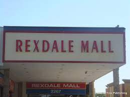 Rexdale defines an area of several official neighbourhoods north of highway 401 and east of highway 427. Rexdale Neighbourhood Guide