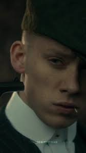 Tia Polly: Recuerdos y Golpes en Peaky Blinders