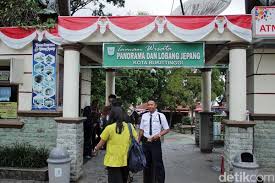 Dari namanya saja, bukit ini sudah terdengar romantis. Foto Tempat Terbaik Melihat Ngarai Sianok
