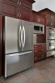 Traditional Dark Wood Cherry Kitchen Cabinets 42 Kitchen Design Ideas Org I Like Cherry Wood Kitchen Cabinets Cherry Cabinets Kitchen Kitchen Cabinet Design