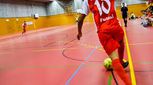 However, as is often the case, the. Futsal Hallenfussball Fur Profis Kick It Like Ronaldo Messi Co