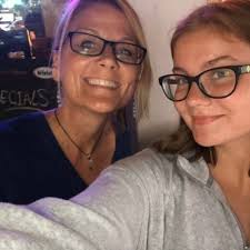 Mia Shand (@mshand1)