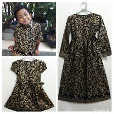 Anda kini semakin mudah tampil fashionable bersama buah hati mengenakan batik. Model Baju Batik Anak Perempuan Terbaru Model Baju Batik Kombimasi