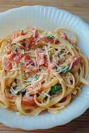 Tomato Cream Sauce Saute Garlic Tomatoes In Olive Oil Add 1 Cup Pasta Water 3 Oz Cream Cheese Cuisson Des Aliments Aliments Les Plus Sains Nourriture