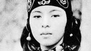 和人 日本の中で一番人数の 多い人たちのことを、ア イヌ民族に対して「和 人」と呼びます。. 100å¹´å‰ã®ç¾Žã—ã„ã‚¢ã‚¤ãƒŒæ°'æ— ç‹©çŒŸå®¶ãƒ€ã‚¤ã‚¢ãƒªãƒ¼ 07 Youtube