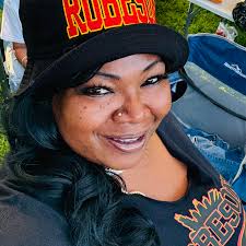 Angela Atterberry (@angelamatterberry)