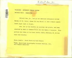 1966 Press Photo Astronaut Elliott See, Jr. spending quality time with son  David