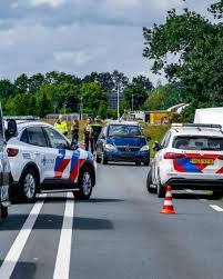 Fietser overleden na ongeluk met auto op N739 bij Haaksbergen | De Telegraaf
