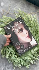 What book did you read over Christmas? I read Happy Trail by @daisyprescott  & @smartypantsromance And it was AMAZING 🤩 5 Reasons why: 🤩The sweet and  spicy romance 🤩The easy conversational tone