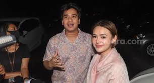 Desainer kondang anne avantie baru saja membuat warganet geger setelah membagikan sebuah video di akun instagram miliknya pada kamis, 27 agustus 2020. Amanda Manopo Isyaratkan Menikah Beda Agama Dengan Billy Syahputra