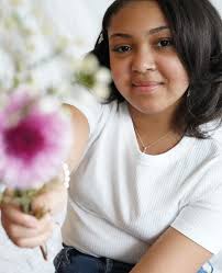 We usually don't do family shoots but this one with my niece, her sister,  and her mom was too cute 🥺
