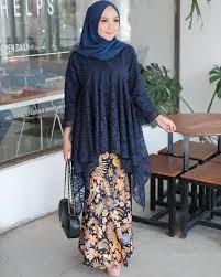 30 model baju untuk perpisahan sekolah sma fashion trend model baju untuk perpisahan sekolah sma akan terus berkembang seiring dengan perkembanag fashion dan pilihan modelnya. 7 Model Kebaya Hijab Dan Kain Batik Ini Cocok Banget Buat Wisuda Atau Perpisahan Sekolah Anggun Dan Sederhana Semua Halaman Hype