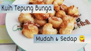 Tepung bungkus merupakan sejenis kuih tradisi yang diperbuat daripada tepung dan berinti kelapa. Kuih Tepung Bunga Kuih Tradisional Video Cuba Masak Simple Mudah Youtube