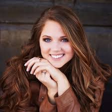 Regan Potts's Instagram, Twitter & Facebook