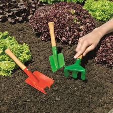 We provide a secure and loving place. Set De 3 Outils De Jardin Pour Enfant