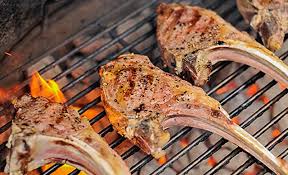 Trascorso il tempo, tirare fuori da frigorifero la pirofila con le costolette almeno trenta minuti prima di cuocerle. Costolette Di Agnello Alla Griglia All Orientale Passionebbq It