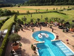 Dem besuch der therme in saarland und der sauna in saarland wird eine positive wirkung auf die gesundheit und das körperliche wohlbefinden zugeschrieben. The Spot Review Of Saarland Therme Rilchingen Hanweiler Germany Tripadvisor