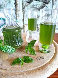 Chi non conosce la bontà del liquore alla frutta fatto in casa? Liquore Alla Menta Fresca Come Fare In Casa Un Delizioso Digestivo