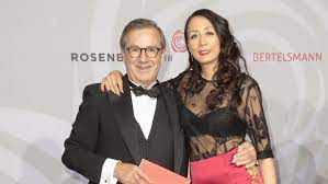 Jan hofer und phong lan haben sich im märz 2014 kennengelernt. Jan Hofer Uber Heimliche Trauung Tagesschau Sprecher Hat Geheiratet N Tv De