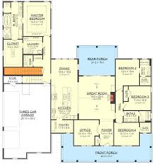 With plenty of square footage to include master bedrooms, formal this four bedroom layout from media contact gives each occupant a good deal of privacy. Plan 51784hz Fresh 4 Bedroom Farmhouse Plan With Bonus Room Above 3 Car Garage Basement House Plans House Plans Farmhouse House Plans