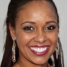 Inell Williams's Instagram, Twitter & Facebook