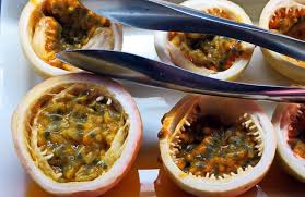 Fruit De La Passion Culture Et Comment Le Manger Planet Bio