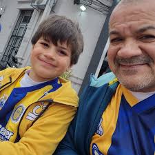 A la cancha con papá. La primera vez de Uli en un partido en el Gigante.  Con Angel, Alejo y gol incluido. Un momento para la vida. Único e  inolvidable. 💛💙💛💙💛