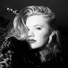 Vera Wind (@zwevendeveer) • Threads, Say more