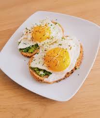Toast Avocat œuf Au Plat Recettes De Cuisine Recette Cuisine Et Boissons