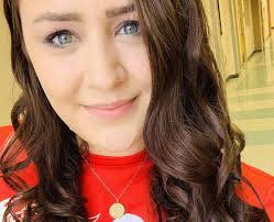 Amber Shaw's Instagram, Twitter & Facebook