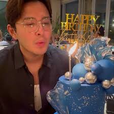 Hinaan lang daw kanta sa kanya para di daw agaw pansin😅 Ang sweet tuloy  nung boses ko😝. Happy Birthday again papa🧿❤️ we love you so much , Parang  gusto ko tuloy makitsismis sa asawa ko kung ano wish ...