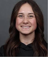 Cassandra Folk's Instagram, Twitter & Facebook