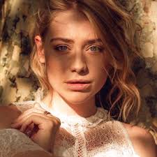 Georgia Lock (@georgia_nathalie)