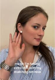 Return to Tiffany Heart Signet Ring in Silverman