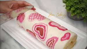 Saya pakai loyang ukuran 22x22x4 cm. Cantik Juga Ya Bikin Bolu Gulung Motif Hati Ide Jualan Banget Tutorial Bolu Gulung Motif 125 Youtube