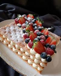 Millefoglie Con La Crema Diplomatica Millefoglie Dolci Torta Crostata Pastafrolla Cremadiplomatica Cake Caked Dolci Millefoglie Ricette Dolci