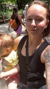 Amanda Ruffo's Instagram, Twitter & Facebook